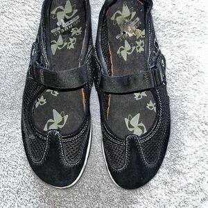 Merrell Women's Black Athletic Shoes